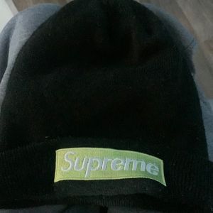 Black box logo supreme beanie